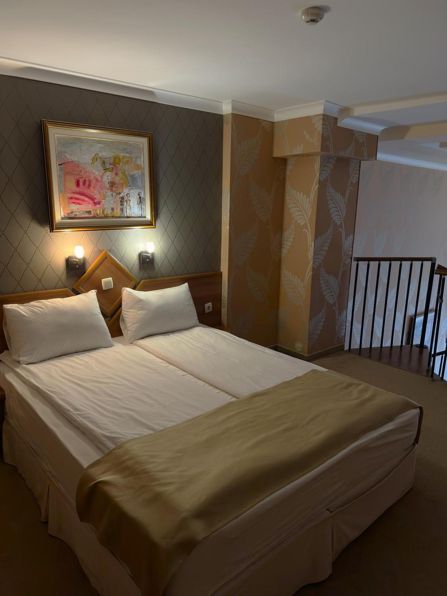 Hotel Elit Pernik Eksteriør bilde