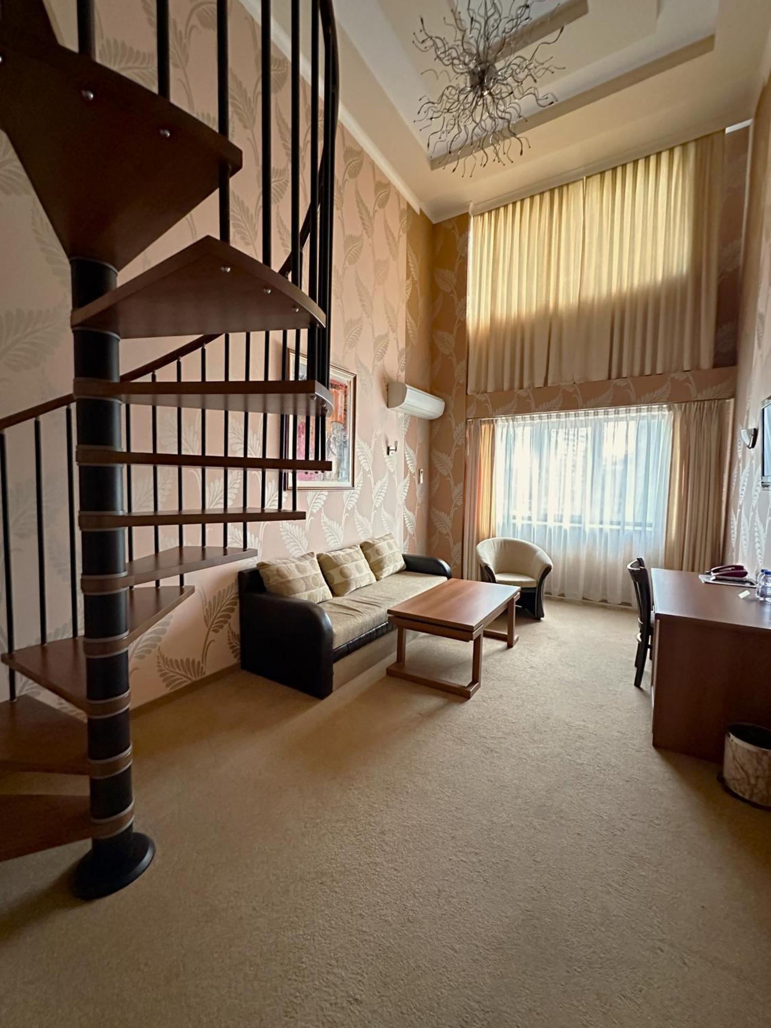 Hotel Elit Pernik Eksteriør bilde
