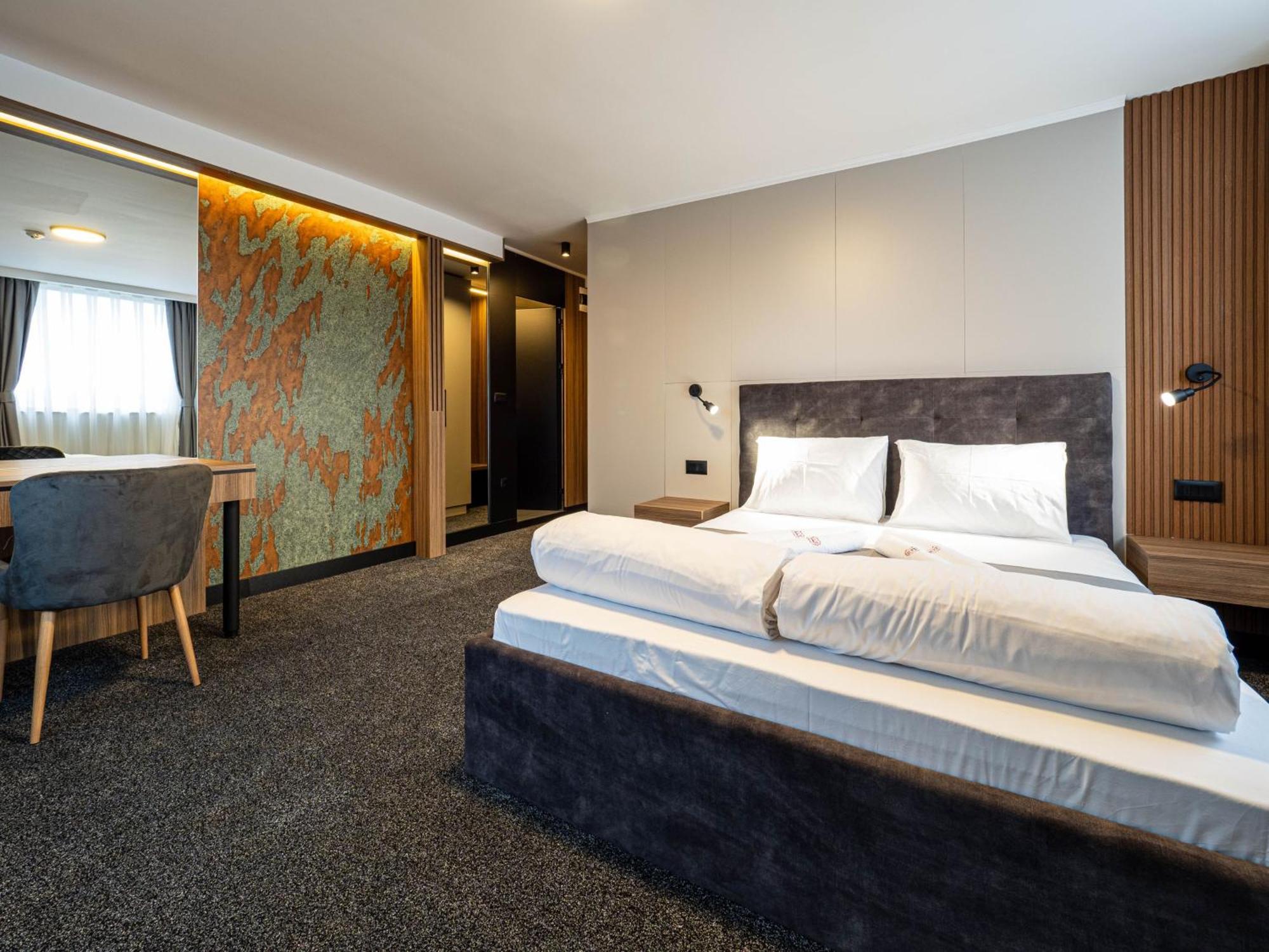 Hotel Elit Pernik Eksteriør bilde