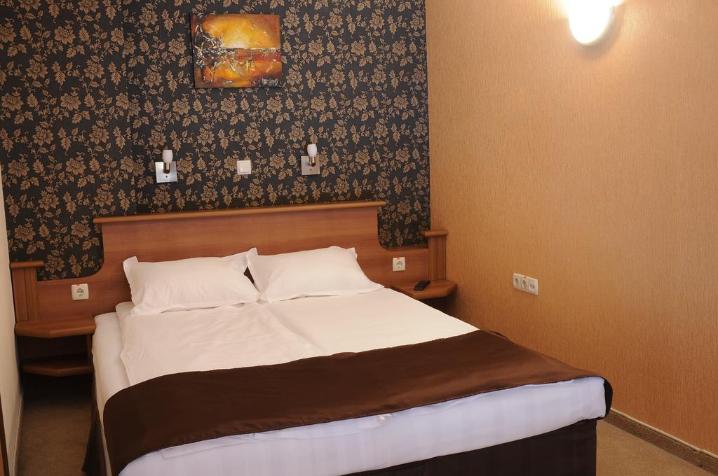 Hotel Elit Pernik Eksteriør bilde