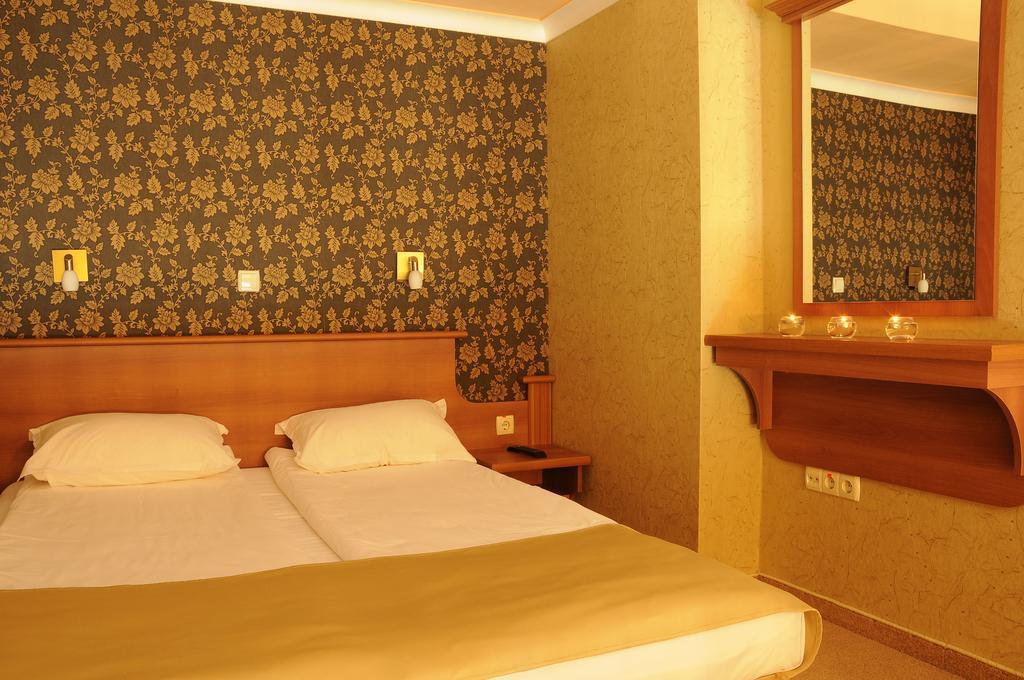 Hotel Elit Pernik Eksteriør bilde